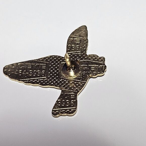 Vintage Gold Tone Cream Enamel Peace Dove With Green Pin Lapel - Picture 4 of 10